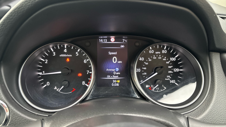 Nissan Qashqai 1.2 DiG-T N-Connecta 5dr Petrol Hatchback